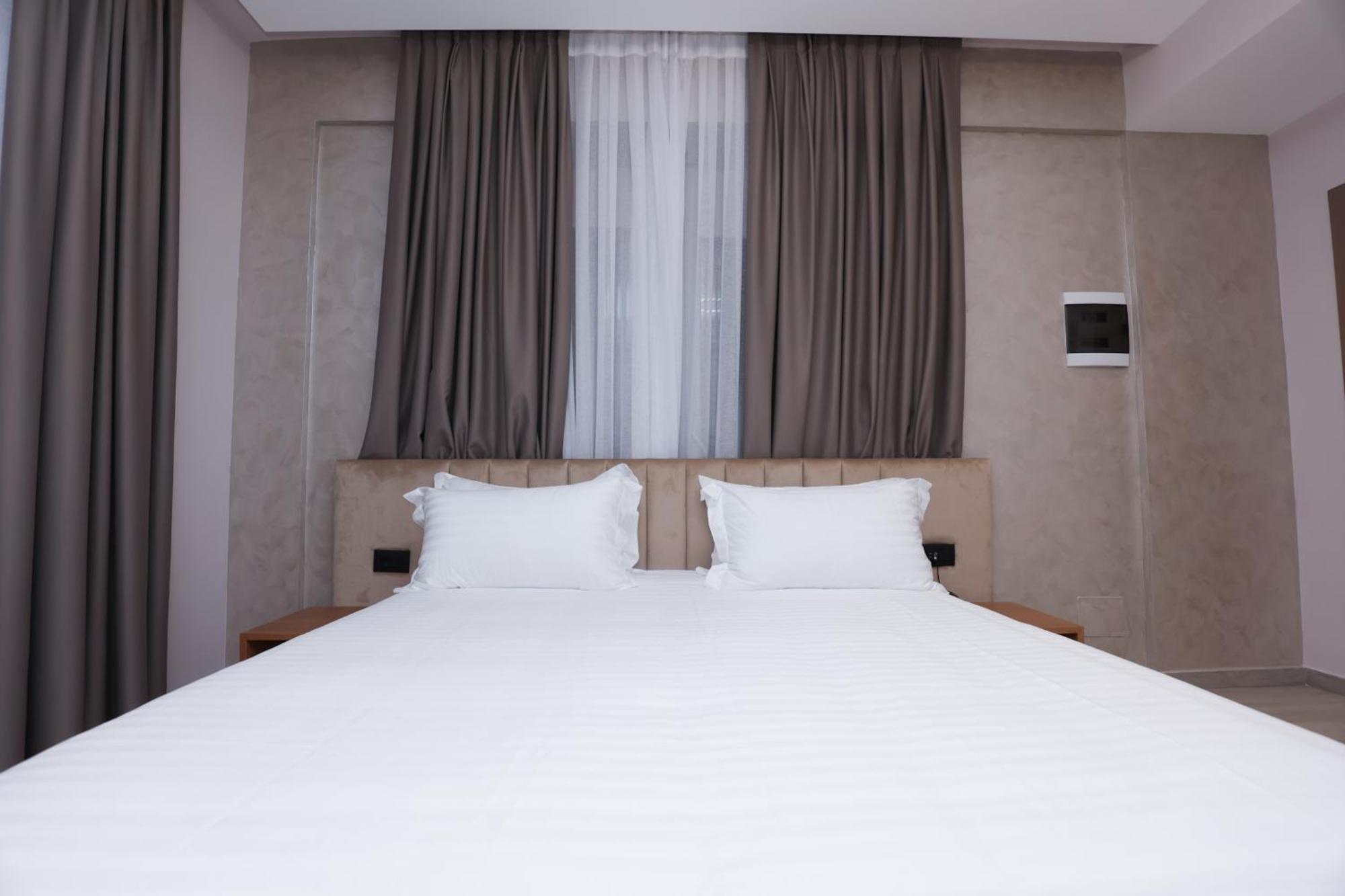 Residence Inn Hotel 4* Tirana