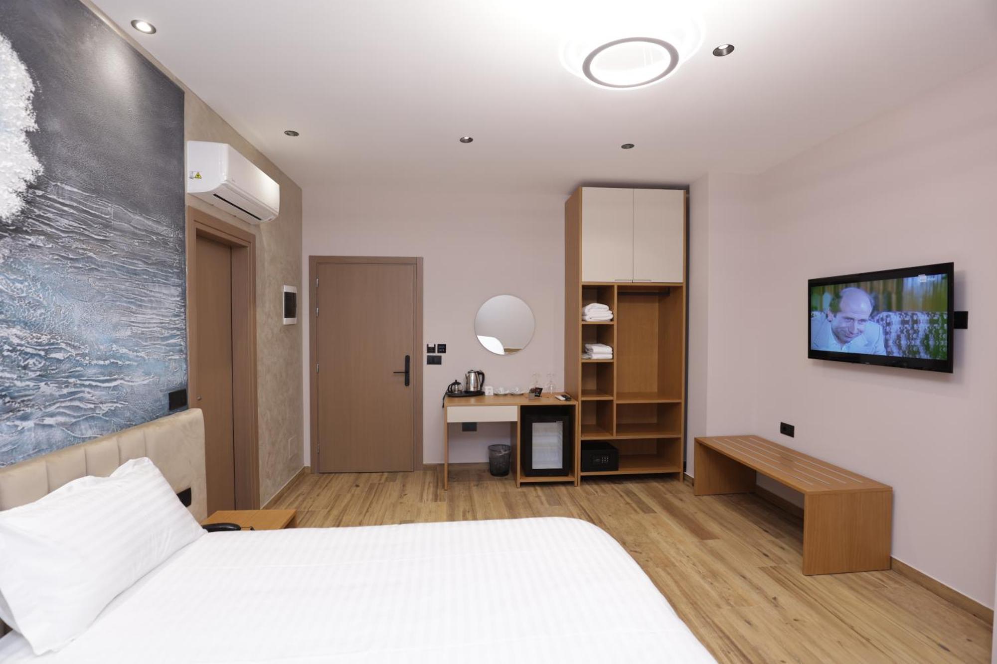 Residence Inn Hotel 4* Tirana